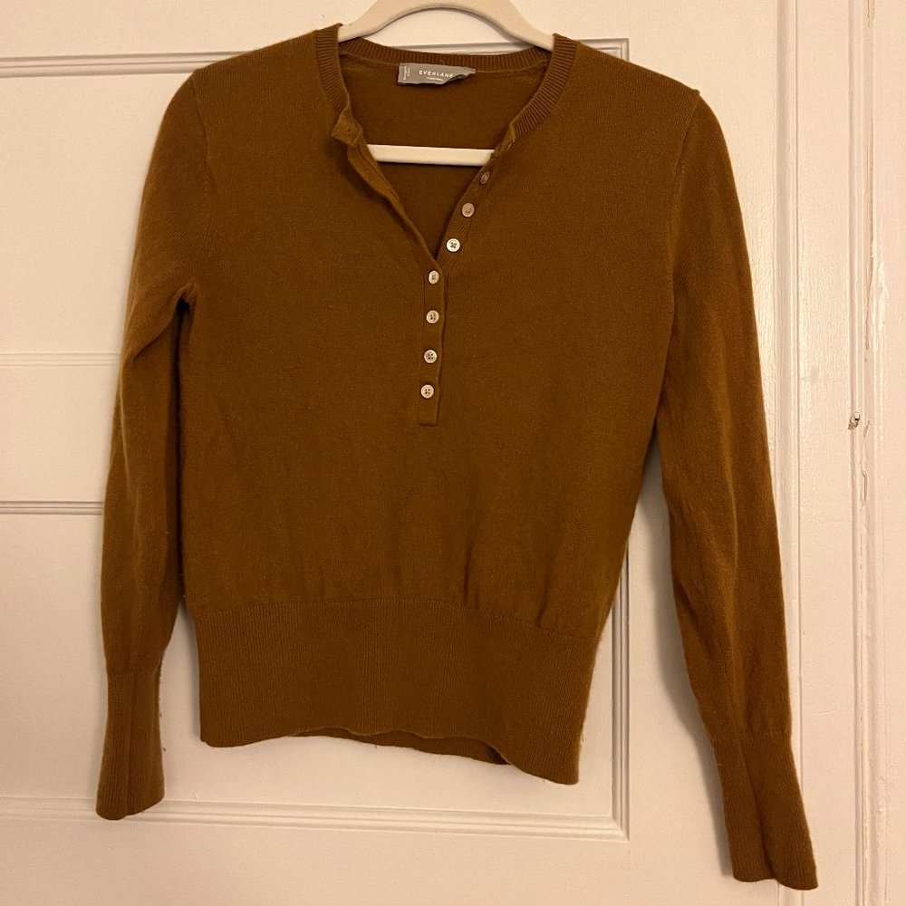 Everlane Cashmere Henley in Golden Brown